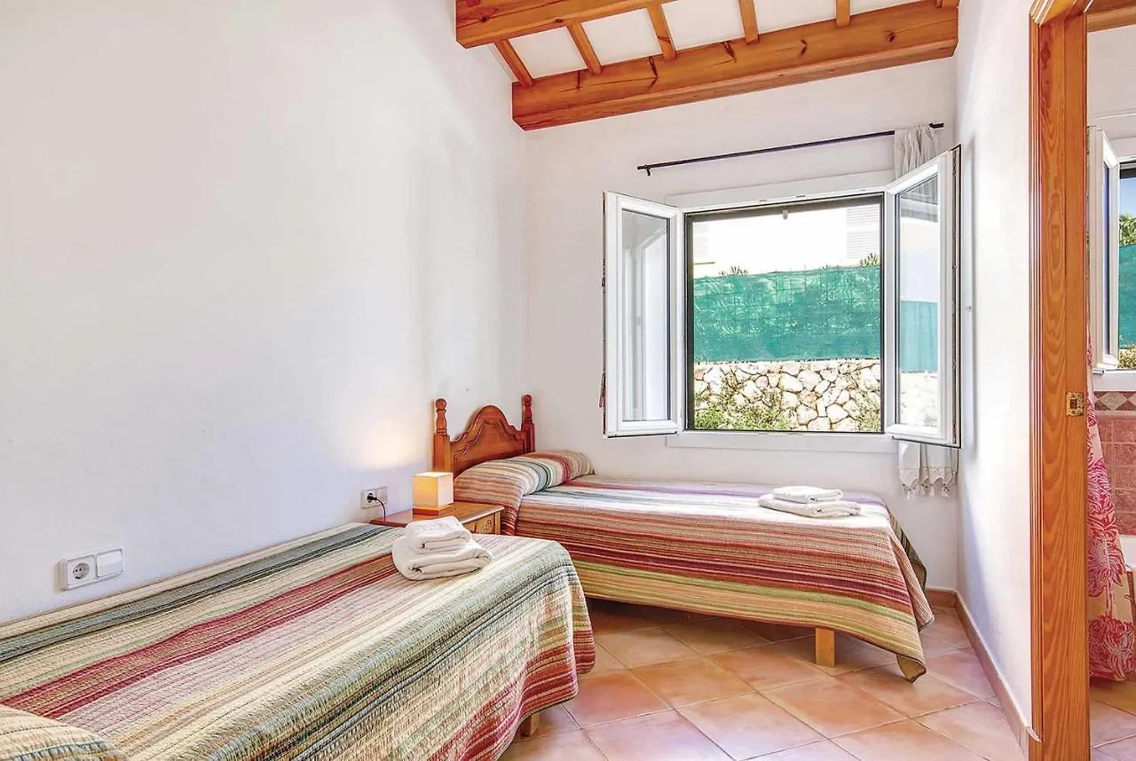 Ingrid Villa Cala'n Porter