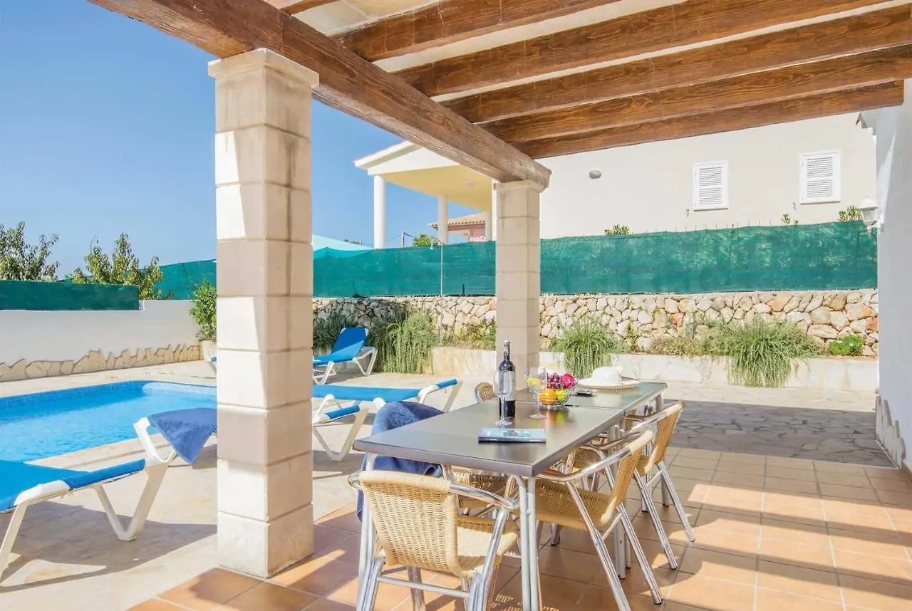 Ingrid Villa Cala'n Porter